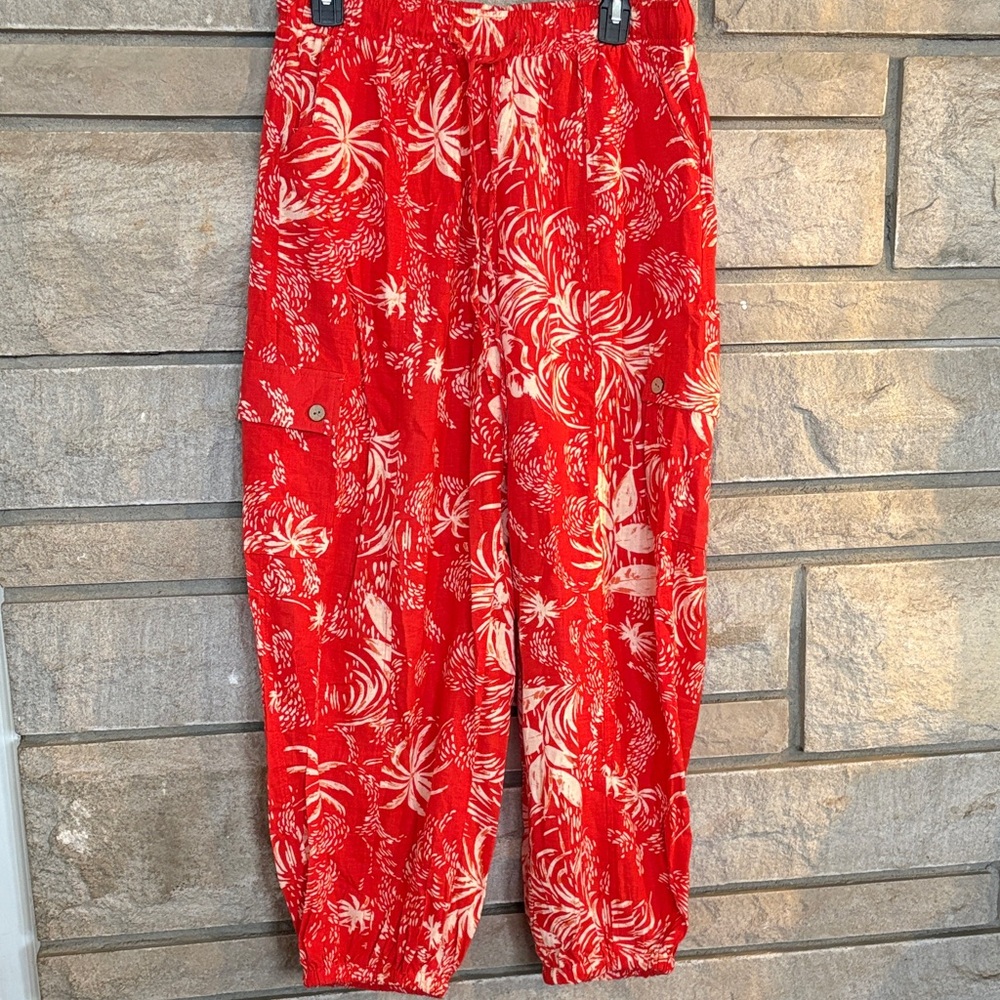 Christian Siriano Tropical Coral & White Patterned Cargo Pants